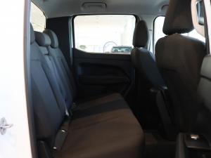 Volkswagen Amarok 2.0TDI double cab 4Motion manual - Image 12