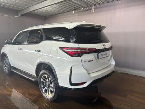 Toyota Fortuner 2.4GD-6 4x4 - Image 6