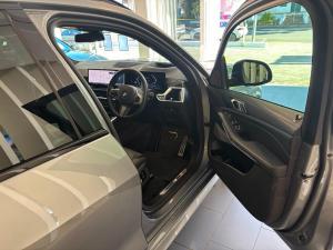 BMW X5 xDrive30d M Sport PRO - Image 29