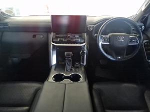Toyota Land Cruiser 300 3.5T GR-Sport - Image 6