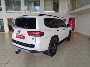 Toyota Land Cruiser 300 3.5T GR-Sport - Image 2