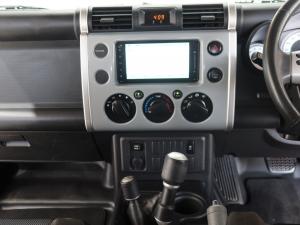 Toyota FJ Cruiser FJ Cruiser - Image 14