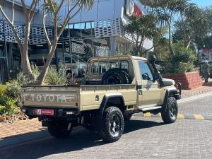 Toyota Land Cruiser 79 4.5D-4D LX V8 single cab - Image 2