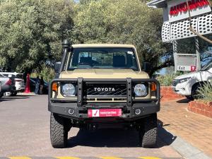 Toyota Land Cruiser 79 4.5D-4D LX V8 single cab - Image 4