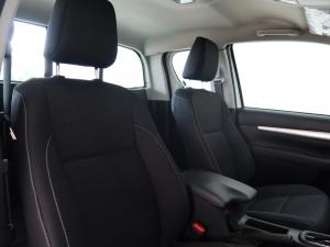 Toyota Hilux 2.4GD-6 Xtra cab Raider auto - Image 17