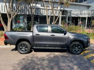 Toyota Hilux 2.8GD-6 48V double cab Raider - Image 3