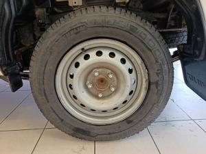 Toyota Hilux 2.0 single cab S (aircon) - Image 8