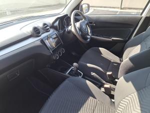Suzuki Swift 1.2 GLX auto - Image 7