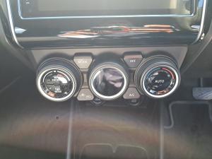 Suzuki Swift 1.2 GLX auto - Image 14
