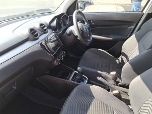 Suzuki Swift 1.2 GLX auto - Image 7