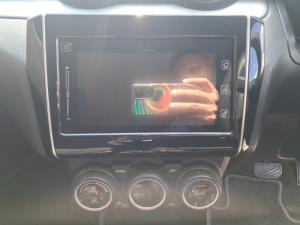 Suzuki Swift 1.2 GLX auto - Image 12