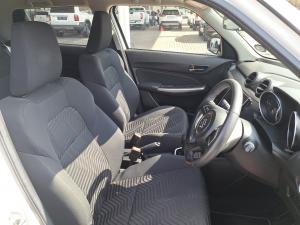Suzuki Swift 1.2 GLX auto - Image 15