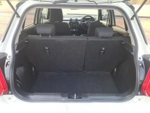 Suzuki Swift 1.2 GLX auto - Image 17