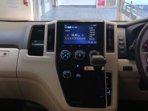 Toyota Quantum 2.8 SLWB bus 14-seater GL auto - Image 15