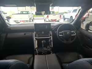 Toyota Land Cruiser 300 3.3D GX-R - Image 6