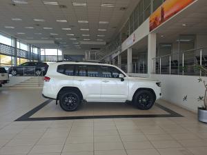 Toyota Land Cruiser 300 3.3D GX-R - Image 3