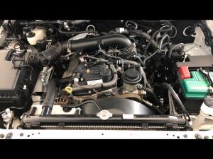Toyota Hilux 2.0 chassis cab - Image 14