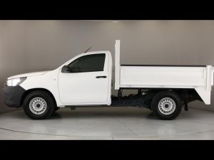 Toyota Hilux 2.0 chassis cab - Image 21