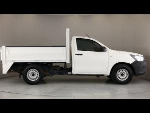 Toyota Hilux 2.0 chassis cab - Image 3