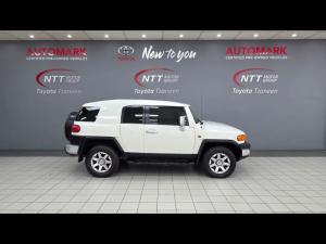 Toyota FJ Cruiser 4.0 V6 - Image 3