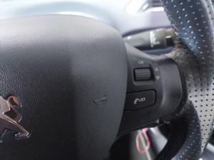 Peugeot 208 1.2 Allure - Image 11