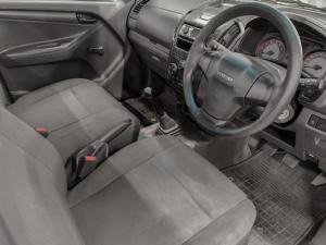 Isuzu D-Max Gen 6 250 single cab Fleetside safety - Image 6