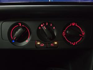 Volkswagen Polo Vivo hatch 1.6 Life - Image 17