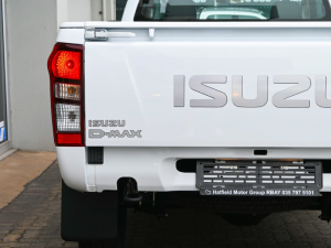 Isuzu D-Max Gen 6 250 single cab Fleetside safety - Image 6