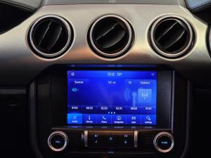 Ford Mustang 5.0 GT fastback - Image 13