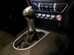 Ford Mustang 5.0 GT fastback - Image 15