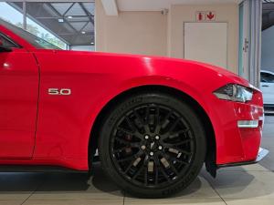 Ford Mustang 5.0 GT fastback - Image 18