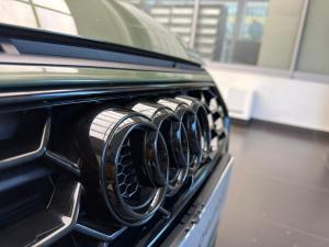 Audi A4 35TFSI Black Edition - Image 5
