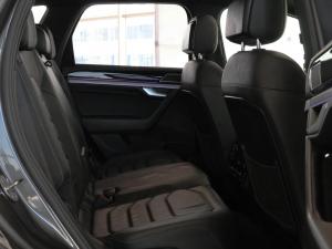 Volkswagen Touareg V6 TDI Executive R-Line - Image 18