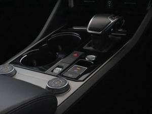 Volkswagen Touareg V6 TDI Executive R-Line - Image 21