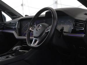 Volkswagen Touareg V6 TDI Executive R-Line - Image 27