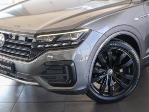 Volkswagen Touareg V6 TDI Executive R-Line - Image 2
