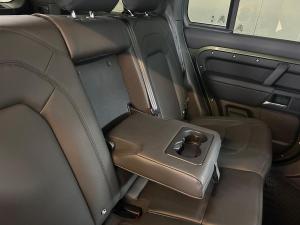 Land Rover Defender 110 D350 X-Dynamic HSE - Image 13