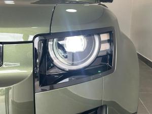 Land Rover Defender 110 D350 X-Dynamic HSE - Image 21