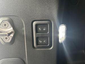 Land Rover Defender 110 D350 X-Dynamic HSE - Image 25