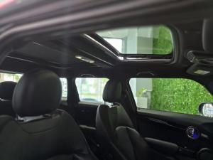 MINI Hatch Cooper Hatch 5-door - Image 15