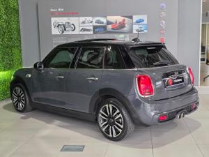 MINI Hatch Cooper Hatch 5-door - Image 3