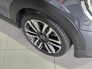 MINI Hatch Cooper Hatch 5-door - Image 7