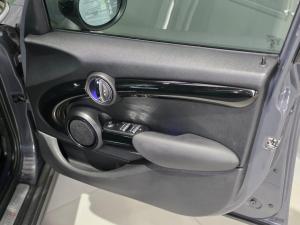 MINI Hatch Cooper Hatch 5-door - Image 9
