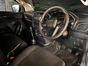 Isuzu D-Max 1.9TD single cab L manual - Image 6