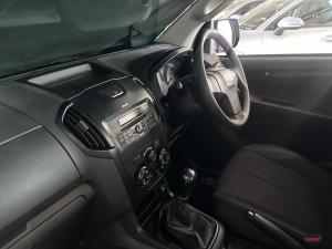 Isuzu D-Max 250 double cab 4x4 Hi-Ride - Image 12