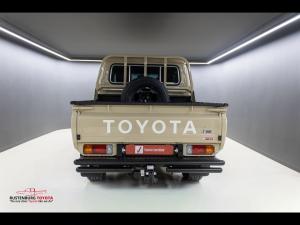Toyota Land Cruiser 79 2.8GD-6 double cab auto - Image 5