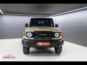 Toyota Land Cruiser 79 2.8GD-6 double cab auto - Image 4