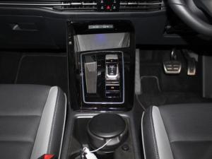 Volkswagen Golf 1.4 TSI R-LINE Tiptronic - Image 14
