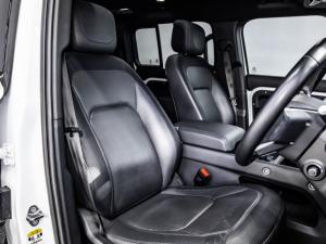 Land Rover Defender 110 D300 X-Dynamic HSE - Image 12