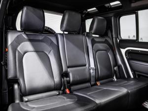 Land Rover Defender 110 D300 X-Dynamic HSE - Image 13